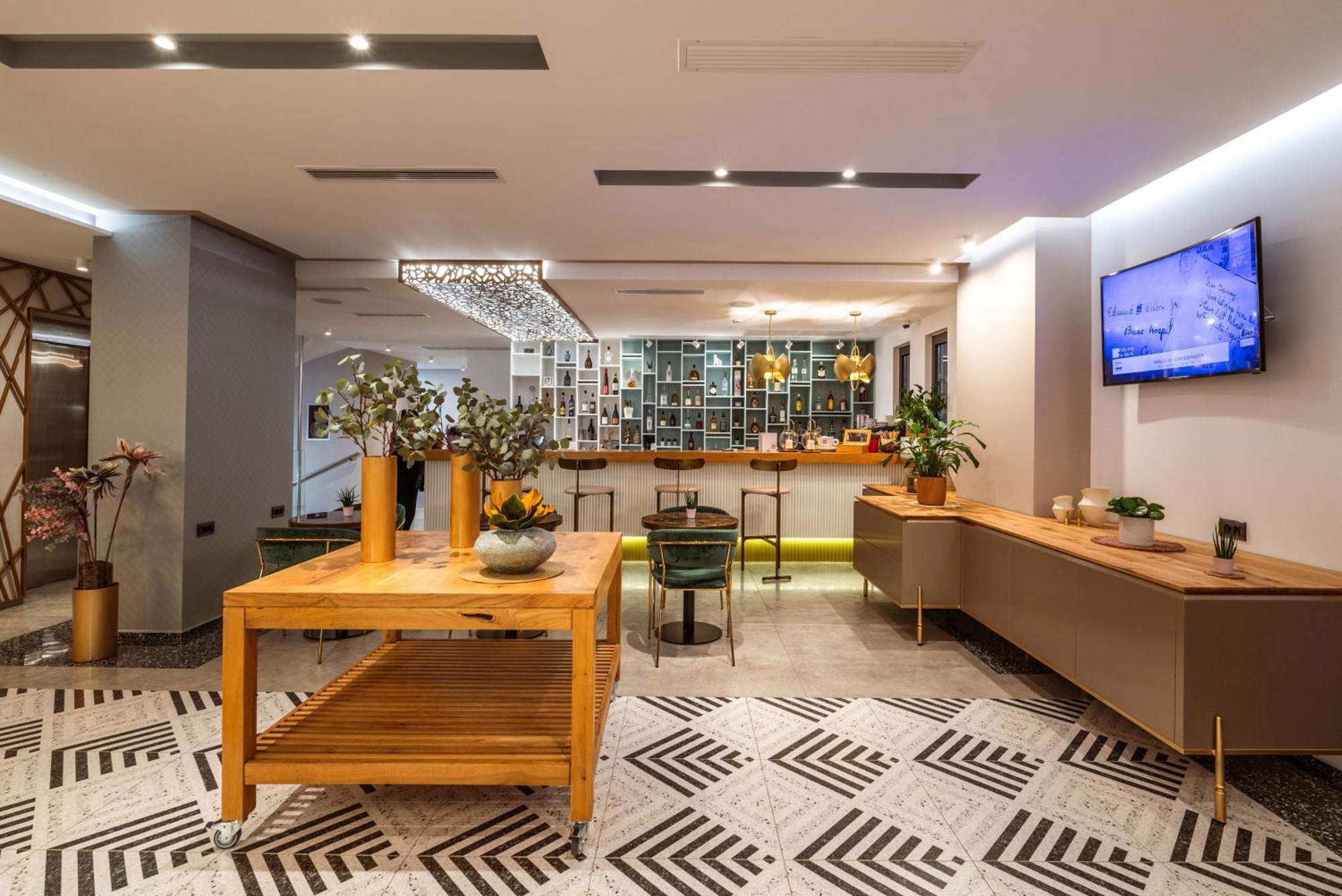 Glow Boutique Hotel & Suites Саранда Экстерьер фото